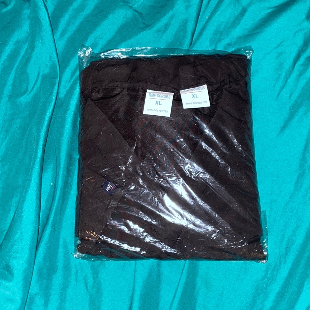 NWT 3piece Scrub Set Size XL black